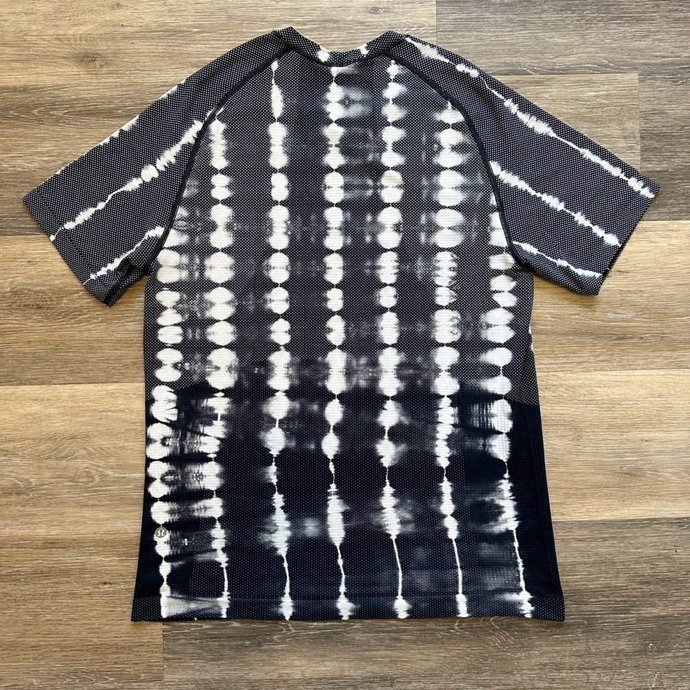 LULULEMON Mens Black/White Tie Dye Metal Vent Tech Short Sleeve Size Medium